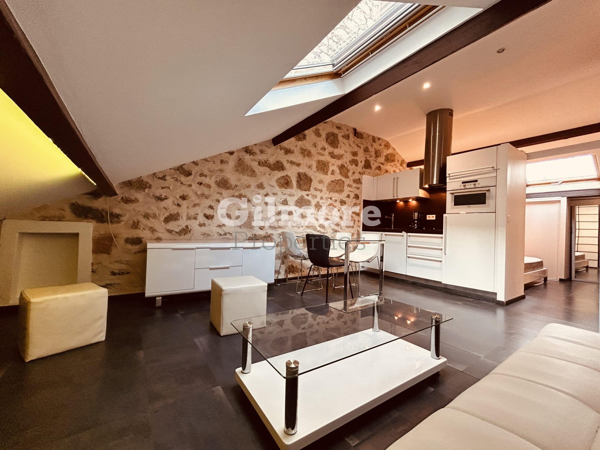 Vente Loft / Atelier 63m² 2 Pièces à Nice (06000) - Republique Immobilier Transactions